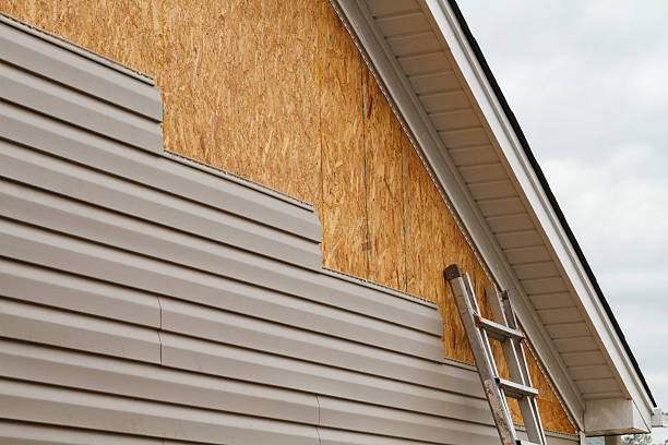 Professional Siding Inspection technician working in Beaverton, OR
